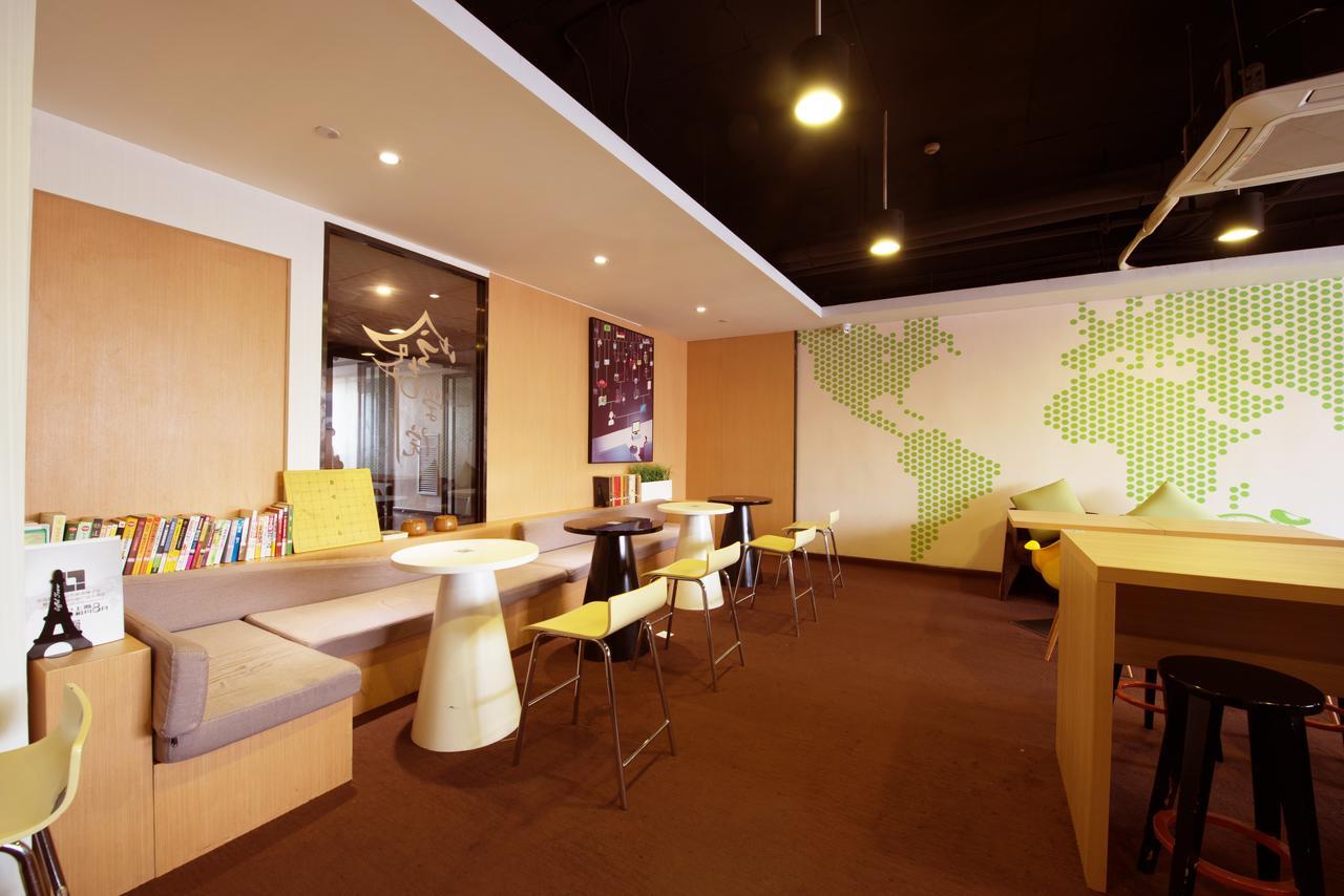 Iu Hotel Hezhou Bus Terminal מראה חיצוני תמונה